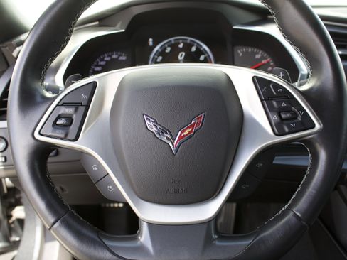 Used 2017 Chevrolet Corvette Stingray Coupe RWD image 15