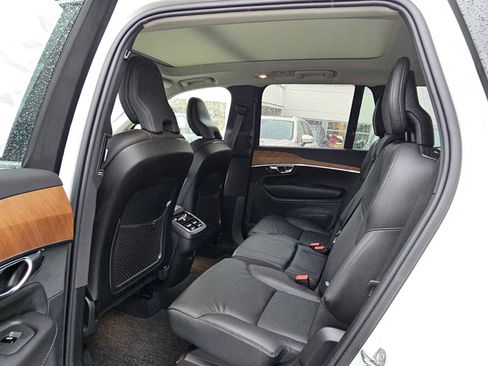 New 2025 Volvo XC90 B6 Plus w/ Protection Package Premier image 19