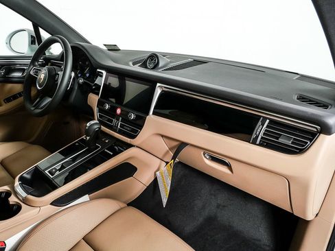 New 2026 Porsche Macan image 26