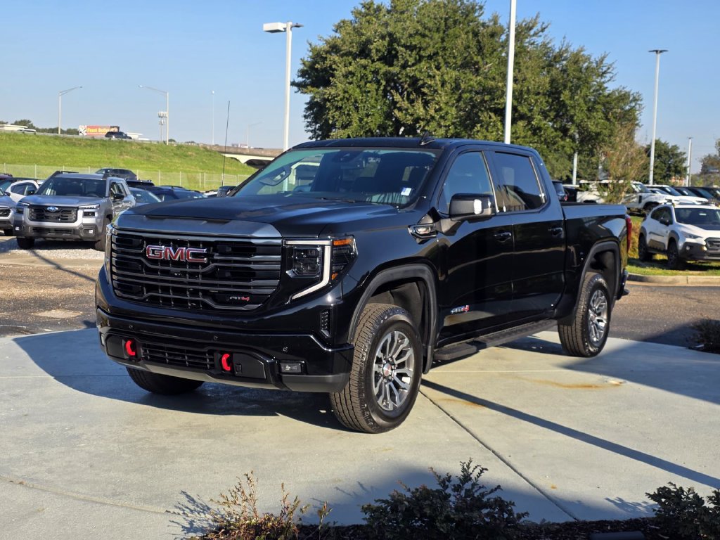 Used 2023 GMC Sierra 1500 AT4 w/ AT4 Preferred Package AWD/4WD image 7
