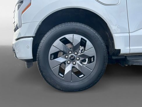 Used 2023 Ford F150 Lightning Lariat w/ Equipment Group 511A High image 16