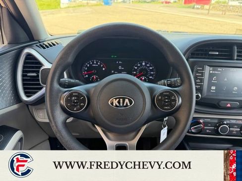Used 2020 Kia Soul LX FWD image 16
