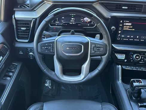 Used 2023 GMC Sierra 1500 Denali w/ Technology Package AWD/4WD image 16