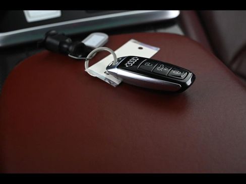 Used 2022 Audi SQ8 Prestige image 17