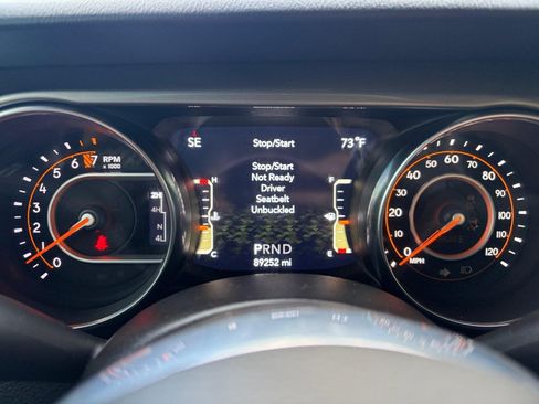 Used 2020 Jeep Wrangler Unlimited Sahara AWD/4WD image 21