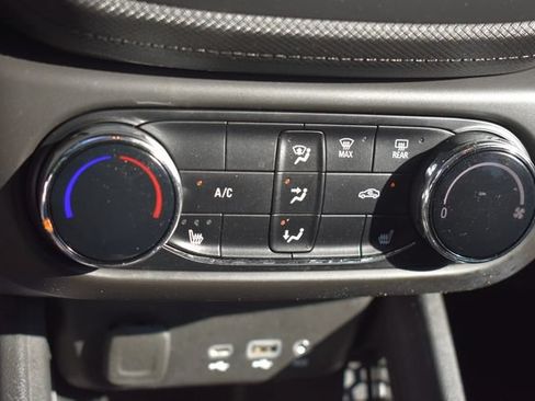 Used 2023 Chevrolet TrailBlazer LT FWD image 28