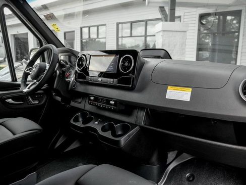 New 2025 Mercedes-Benz Sprinter 2500 image 25