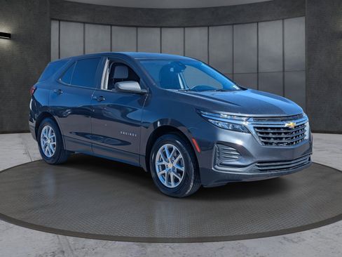 Used 2022 Chevrolet Equinox LS w/ LS Convenience Package image 8