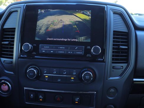 Used 2023 Nissan Titan SV image 28