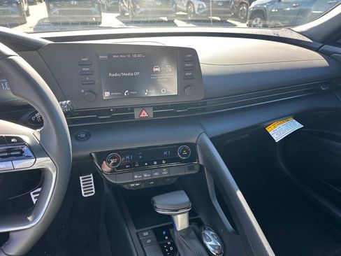 New 2025 Hyundai Elantra Sport image 28