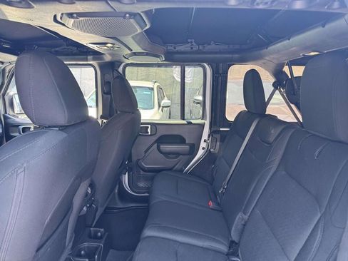 Used 2022 Jeep Wrangler Unlimited Sport AWD/4WD image 12