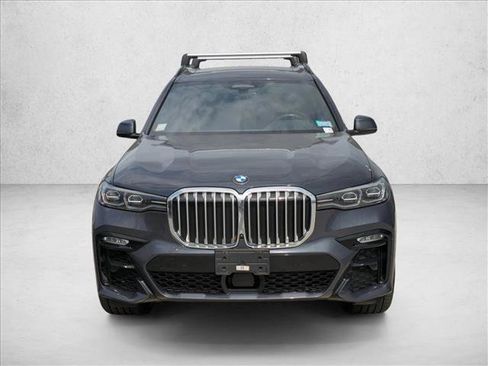 Used 2022 BMW X7 xDrive40i w/ M Sport Package AWD/4WD image 2