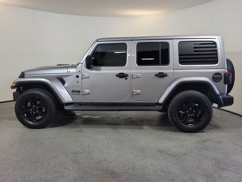 Used 2021 Jeep Wrangler Unlimited Sahara AWD/4WD image 4