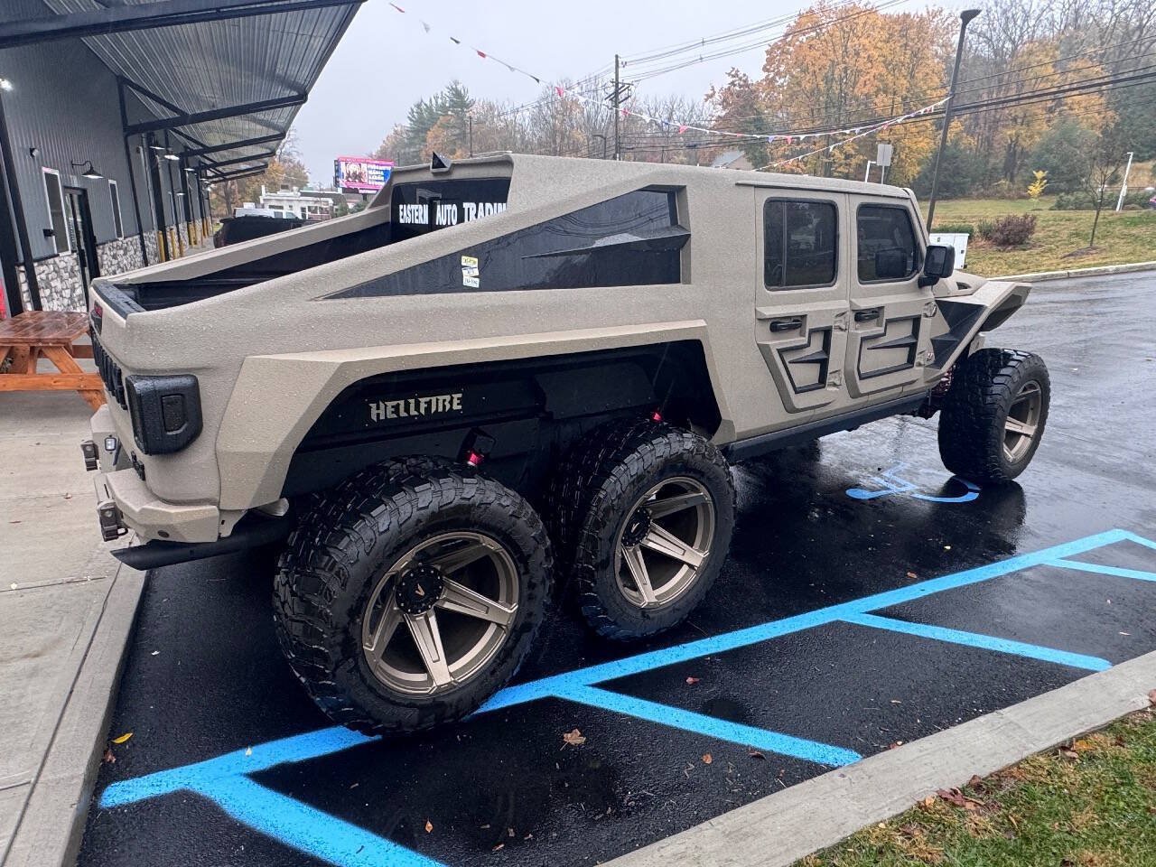 Used 2025 Jeep Gladiator Sport AWD/4WD image 4