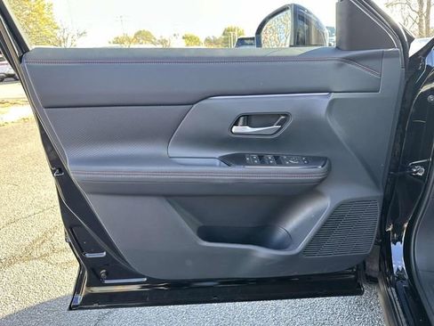 New 2026 Nissan Kicks SR w/ Cold Weather Package image 14