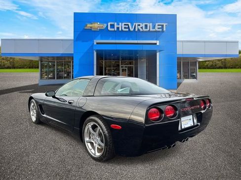 Used 2004 Chevrolet Corvette Coupe w/ Preferred Equipment Group image 4