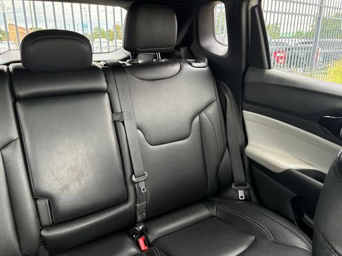 Used 2025 Jeep Compass Limited AWD/4WD image 32