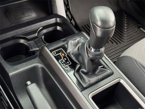 Used 2020 Toyota Tacoma TRD Sport w/ Technology Package image 19