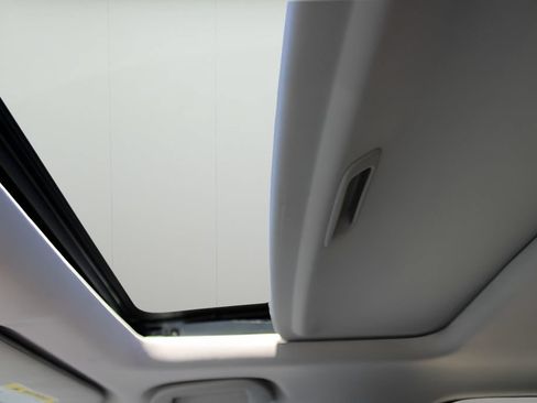 Used 2018 Honda CR-V EX image 11