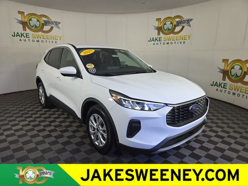 Used 2023 Ford Escape Active w/ Tech Pack #2 FWD image 1