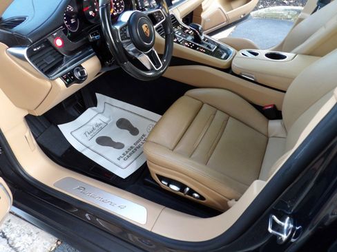 Used 2018 Porsche Panamera 4 image 14