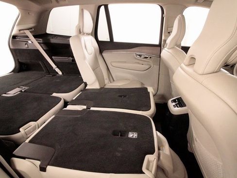 Used 2023 Volvo XC90 T8 Plus w/ Protection Package Premier image 16