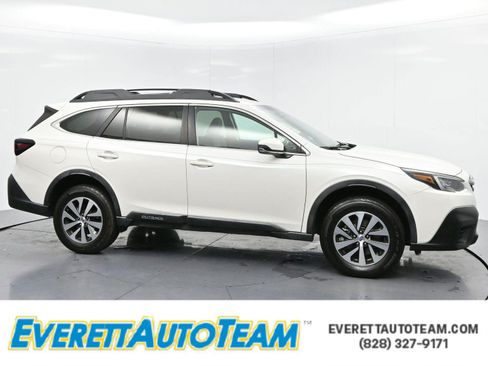 Used 2020 Subaru Outback Premium AWD/4WD image 1