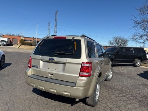 Used 2010 Ford Escape XLS image 5