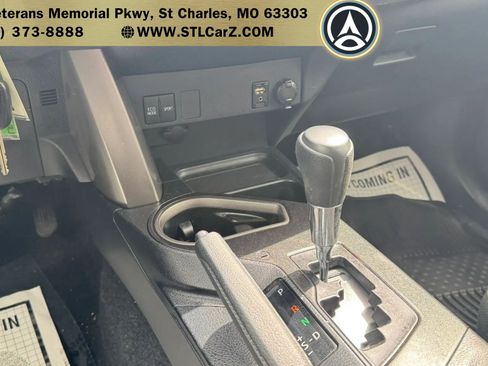 Used 2018 Toyota RAV4 LE w/ All Weather Liner Package FWD image 15