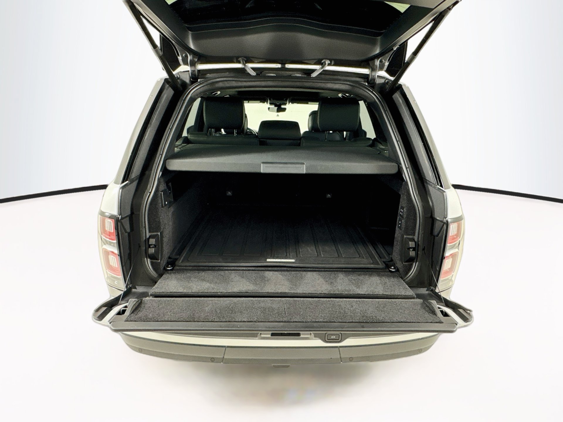Used 2019 Land Rover Range Rover Supercharged AWD/4WD image 29