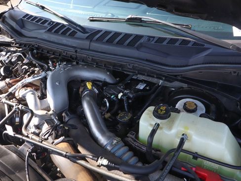 Used 2021 Ford F350 Lariat image 13