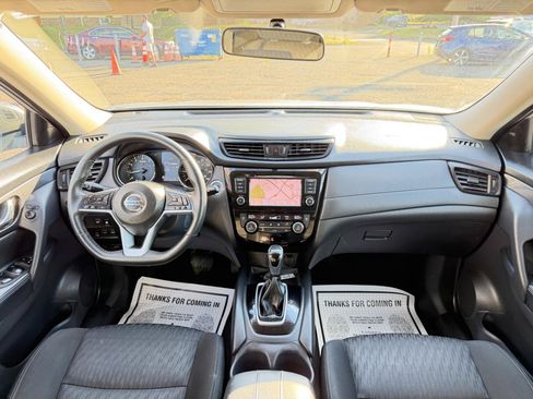 Used 2018 Nissan Rogue SV AWD/4WD image 27