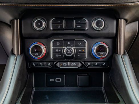 Used 2023 GMC Yukon XL AT4 image 27