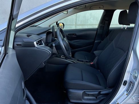 Used 2025 Toyota Corolla LE image 10