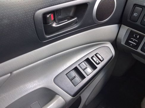 Used 2014 Toyota Tacoma 4x4 Double Cab w/ TRD Off-Road Package image 17