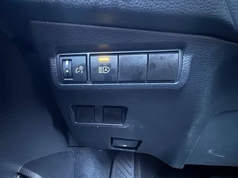 Used 2024 Toyota Corolla Cross LE FWD image 12