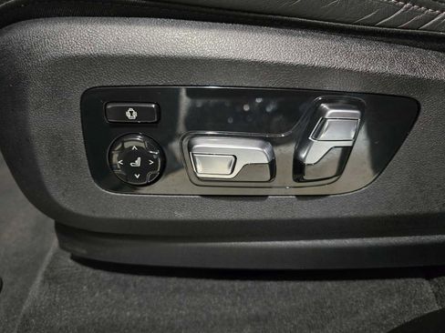 Used 2024 BMW X5 xDrive40i w/ Premium Package image 24