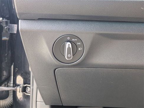 Used 2021 Volkswagen Jetta SEL image 16