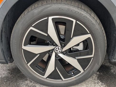 Used 2023 Volkswagen ID.4 Pro S image 10