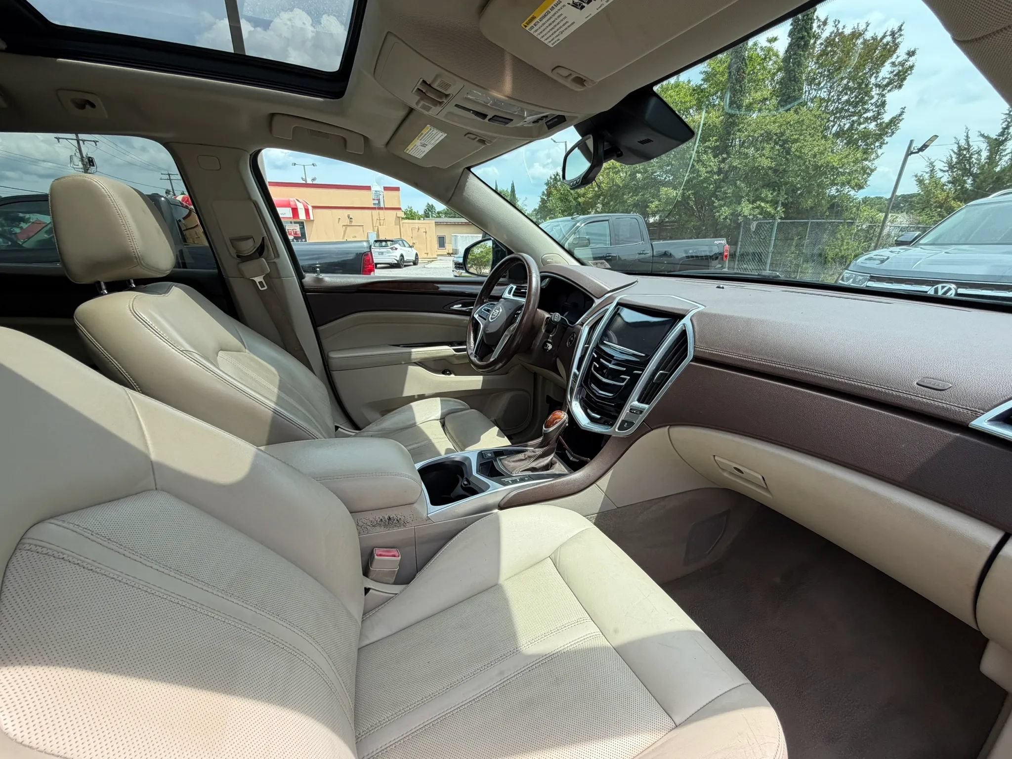 Used 2014 Cadillac SRX Luxury w/ Driver Awareness Package FWD image 18