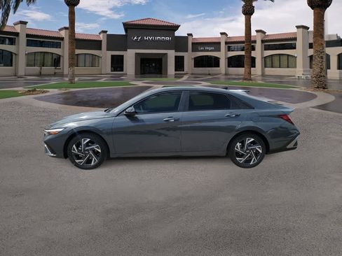 Used 2025 Hyundai Elantra Sport FWD image 5