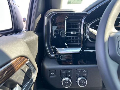 New 2026 GMC Sierra 1500 Elevation w/ Elevation Premium Package AWD/4WD image 22