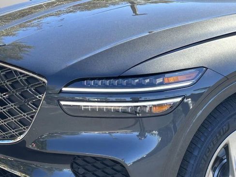 Used 2026 Genesis GV70 2.5T Select image 13