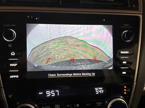 Used 2018 Subaru Outback 2.5i Premium image 18