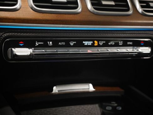 Certified 2024 Mercedes-Benz GLS 580 4MATIC image 27