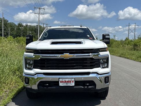 Used 2025 Chevrolet Silverado 2500 LT w/ All Star Edition AWD/4WD image 2
