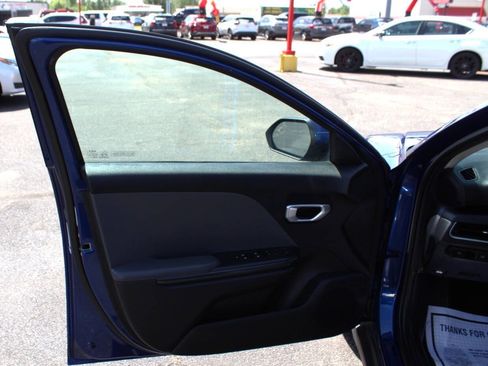 Used 2025 Kia K4 FWD image 17