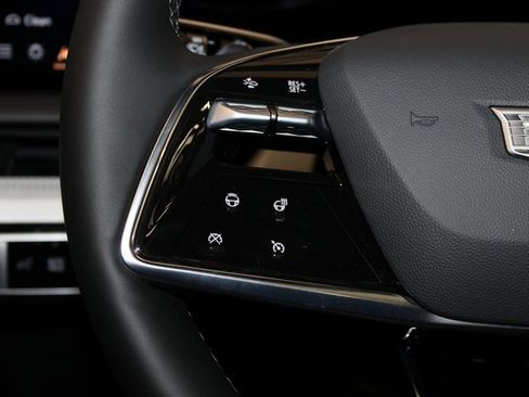 New 2026 Cadillac Optiq Luxury 1 image 21