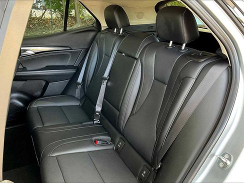 Used 2023 Buick Envision Essence image 19