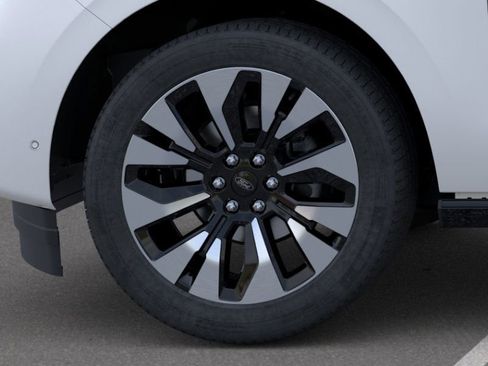 New 2025 Ford Expedition Max Platinum w/ Driver's Package image 19